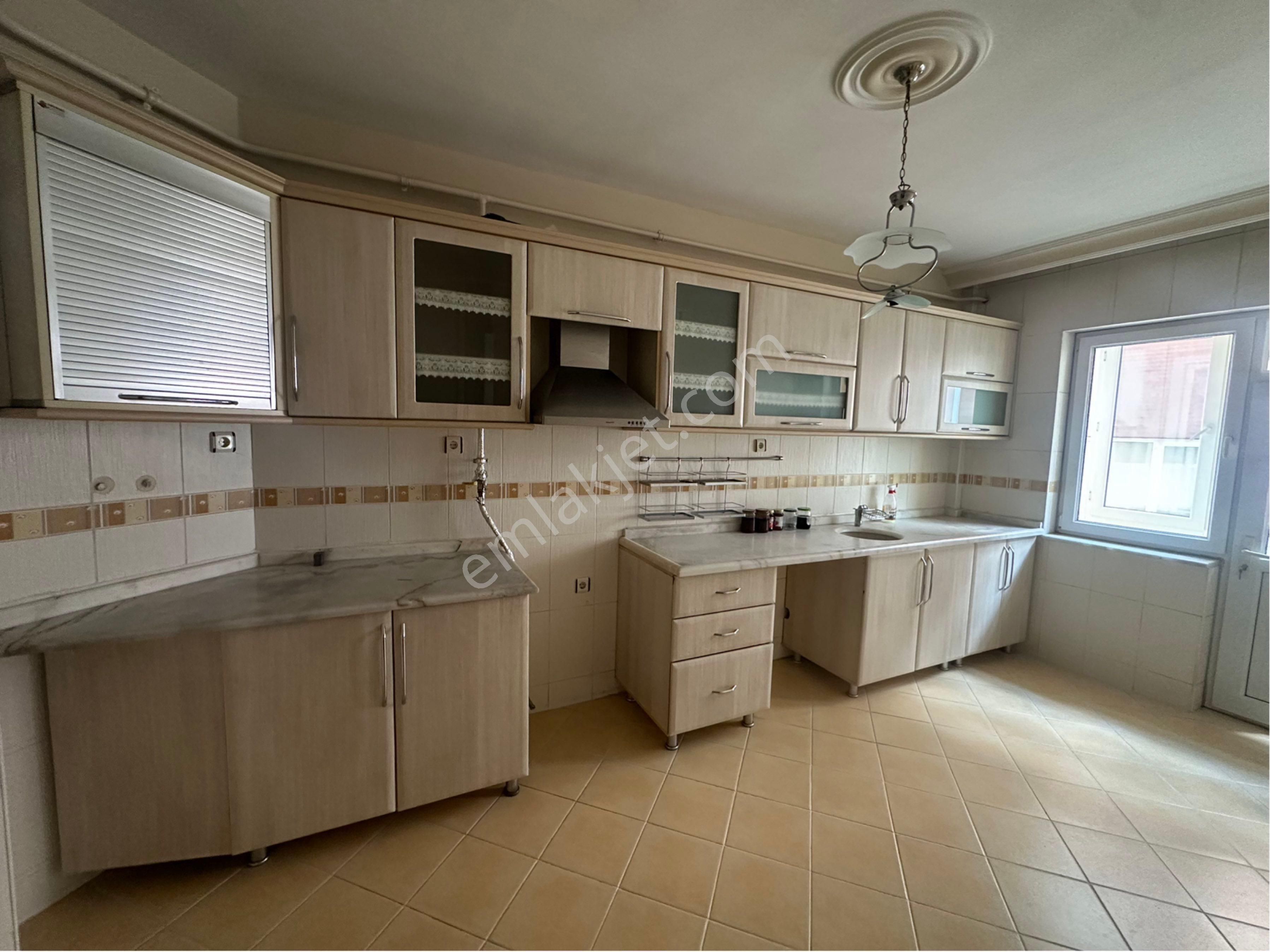Fırat Mahallesi İpek Caddesinde 3+1 Kiralık Daire