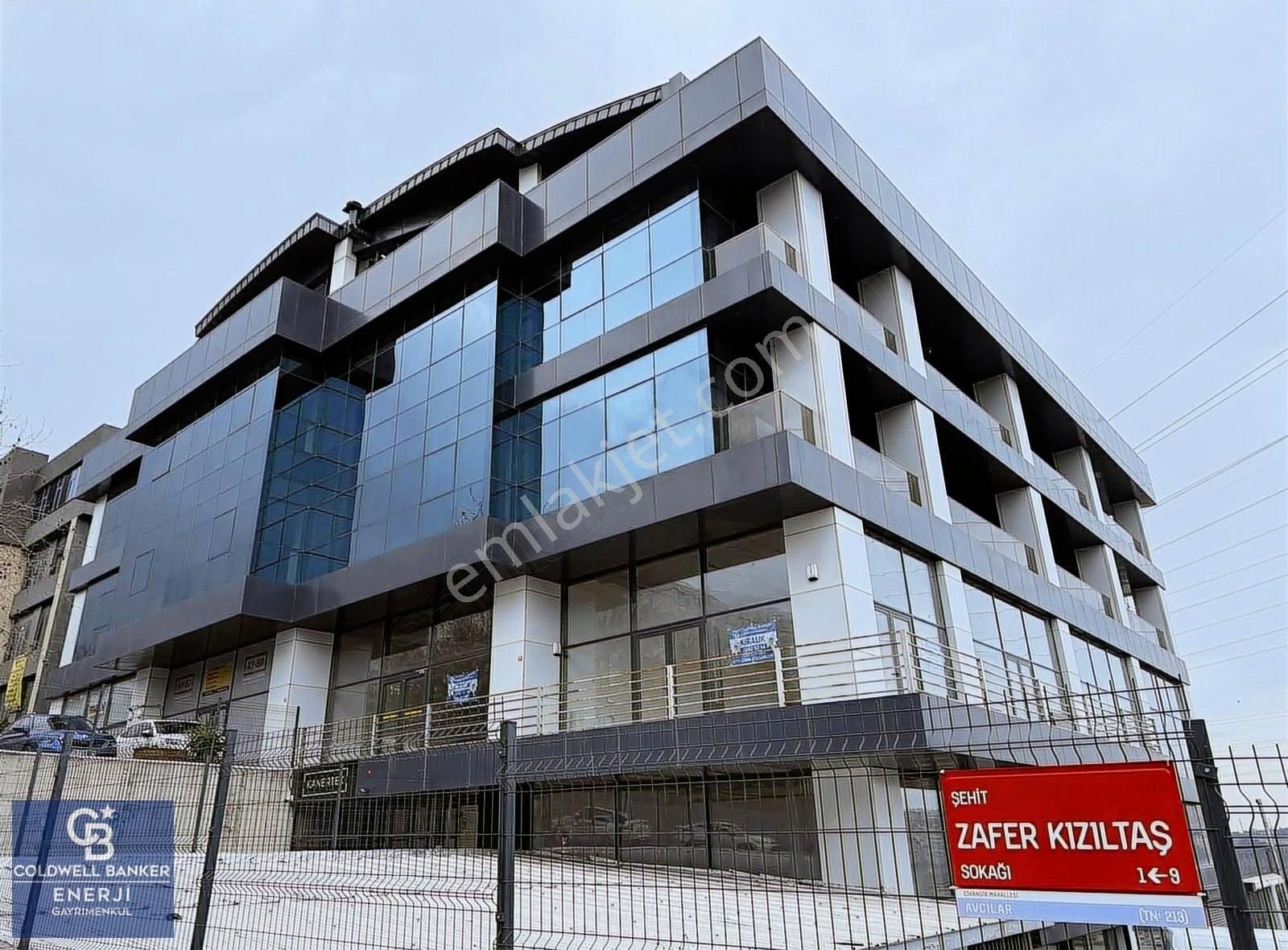 Avcılar E-5'e 100 M Mesafede Kiralık 260 M2 Dükkan & Mağaza&depo