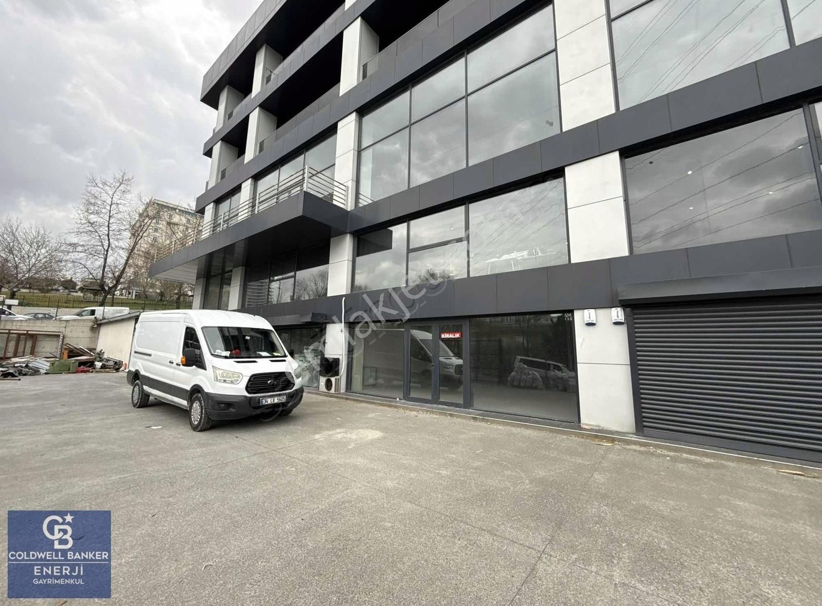 Avcılar E-5'e 100 M. Mesafede Kiralık 150m2 M2 Dükkan & Depo