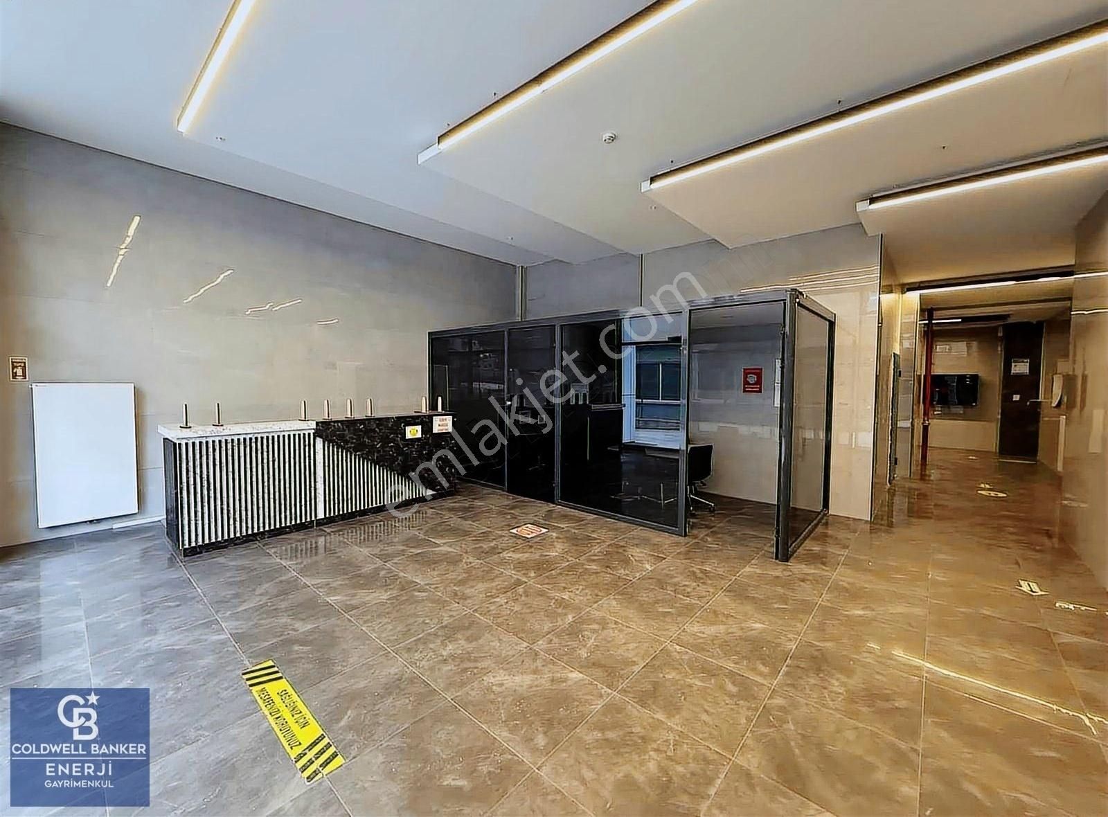 Avcılar E-5 Bitişiğinde Kiralık 705 M2 Depo & Ofis & Dükkan