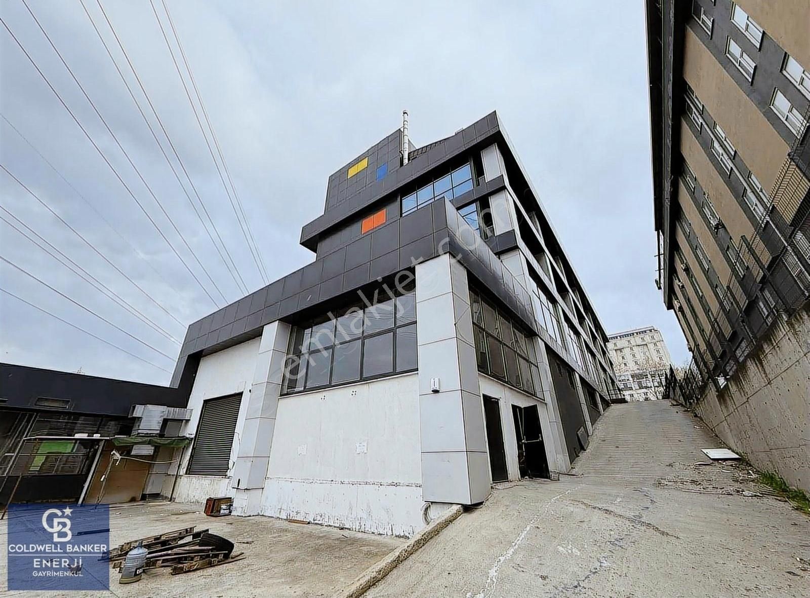 Avcılar E-5'e 100 Metre Mesafede Kiralık 700 M2 Depo & İş Yeri