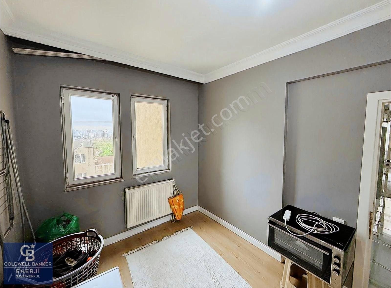 Bahçeşehir Boğazköy Can Onur Sitesi Satılık 3+1 Daire 155m2