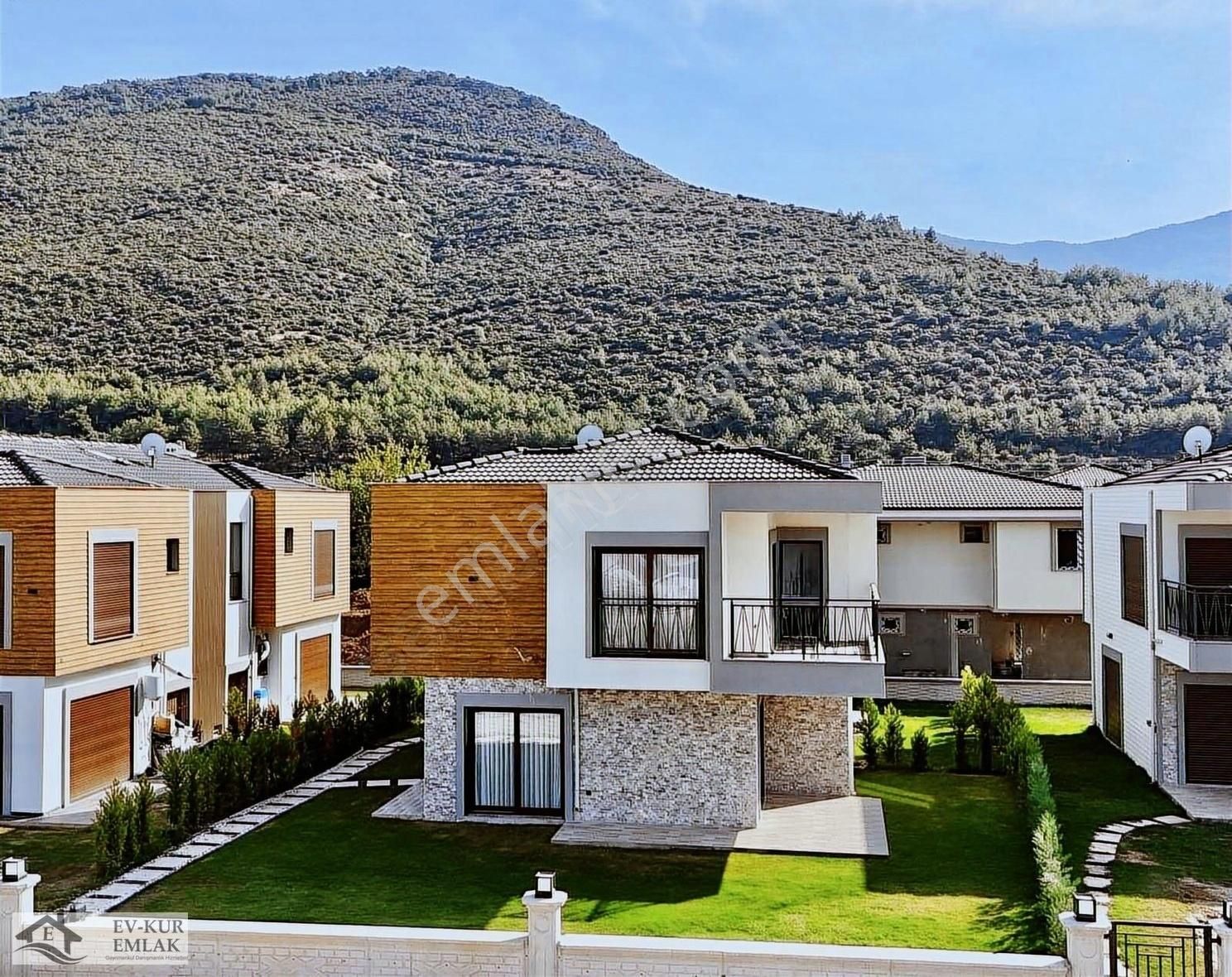 Ev-kur Emlaktan Kuşadası'nda Yerden Isıtmalı 3+1 Müstakil Villa