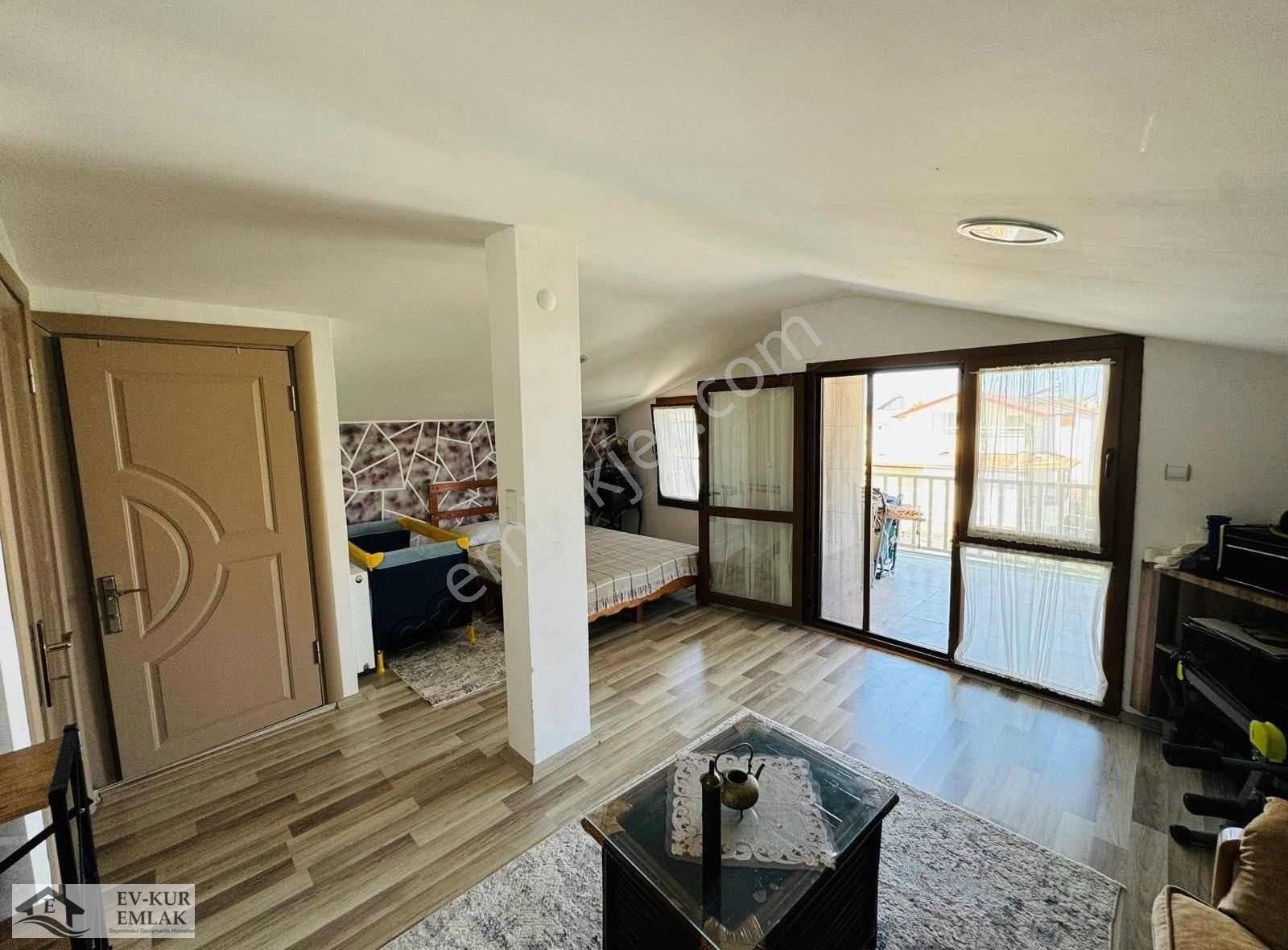522m2 Arsa İçinde Kapalı Otoparklı Müstakil 4+1 Tripleks Yazlık