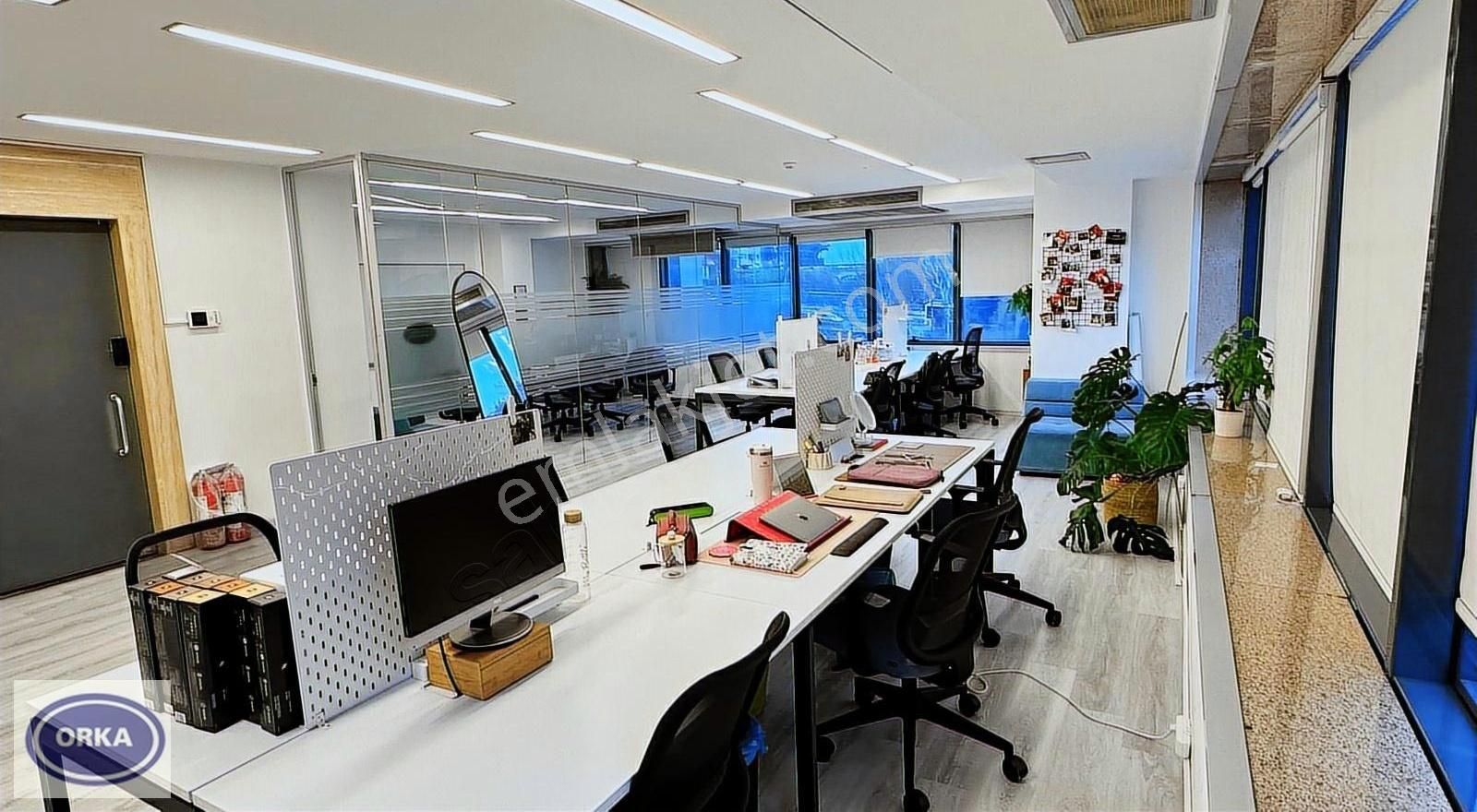 Beşiktaş Barbaros Bulvarı Cepheli Prestijli Satılık Ofis Katı