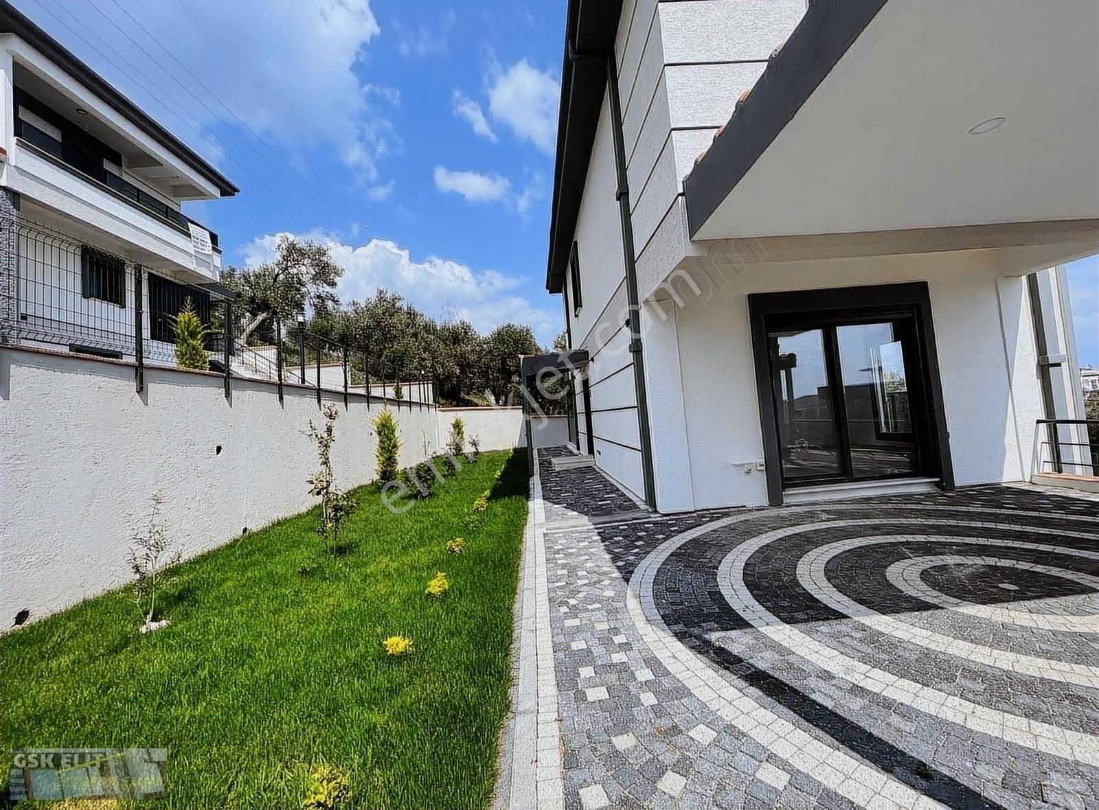 Küçükkuyuda Denize 250 Metre 3+1 Geniş Bahçeli Müstakil Villa