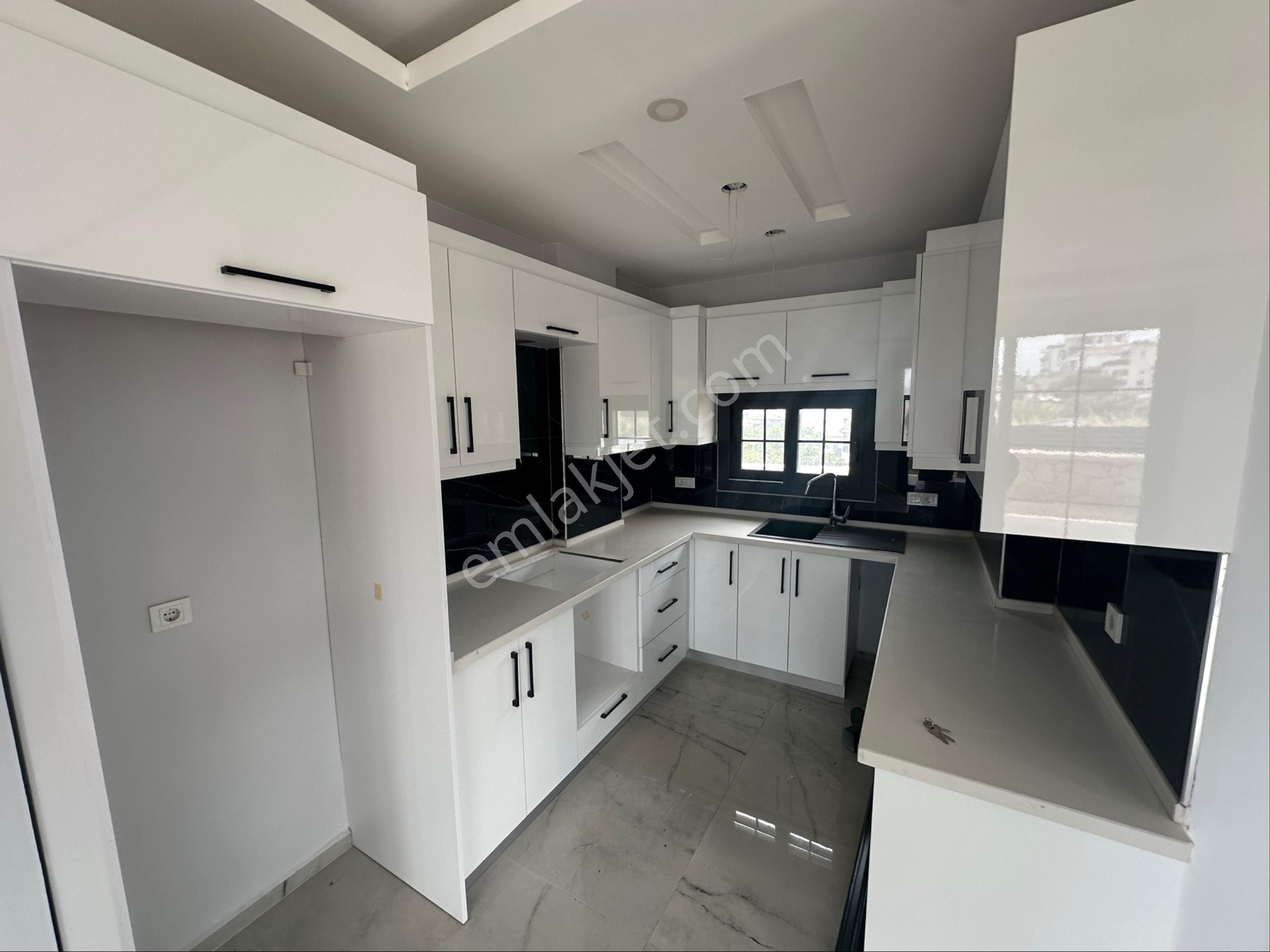 Marmara Emlak Tan Seferihisar Akarca Deniz Tarafında Satılık 3+1 Ultra Lüks Müstakil Villa - Görsel 13