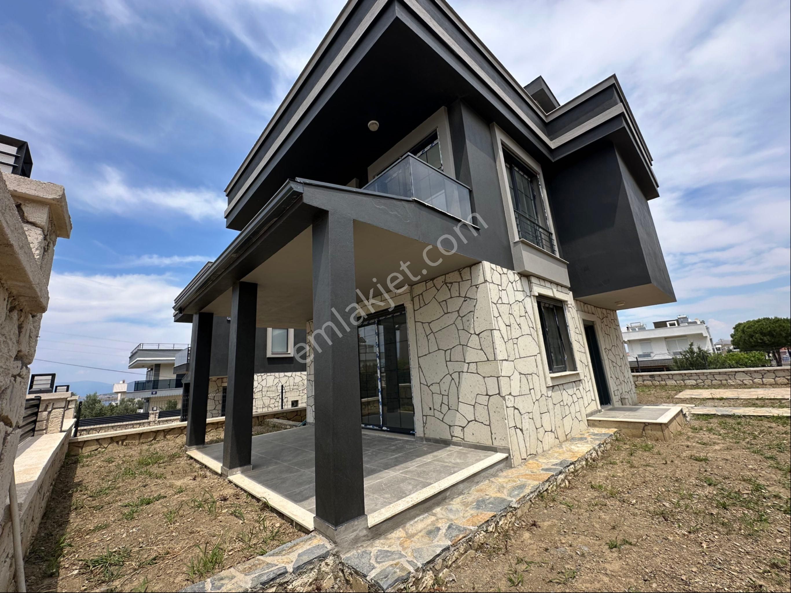 Marmara Emlak Tan Seferihisar Akarca Deniz Tarafında Satılık 3+1 Ultra Lüks Müstakil Villa - Görsel 2