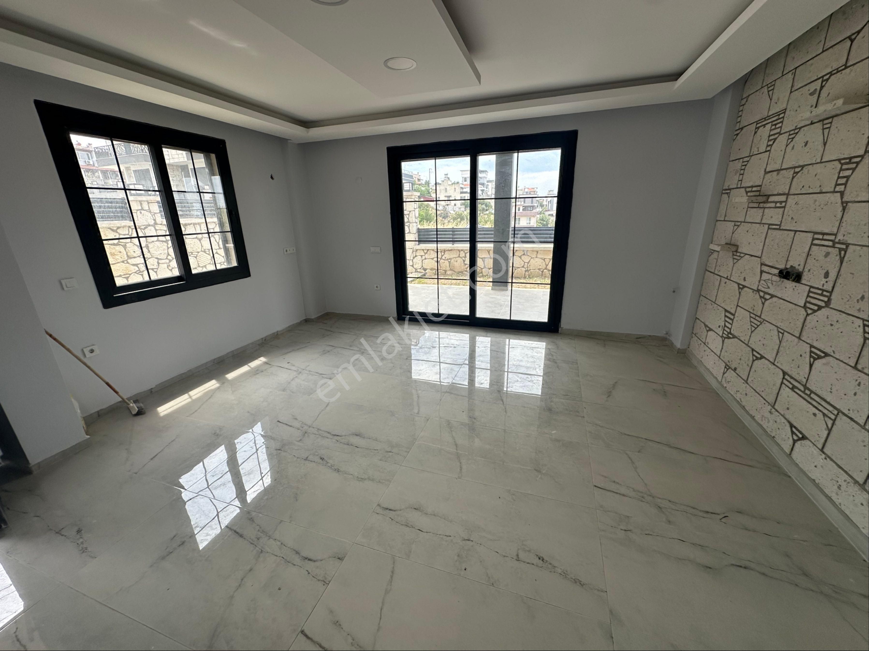 Marmara Emlak Tan Seferihisar Akarca Deniz Tarafında Satılık 3+1 Ultra Lüks Müstakil Villa - Görsel 12