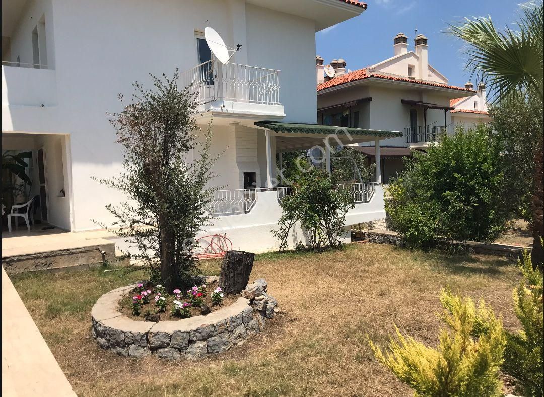 Havuzlu Sitede Kiralik Villa 105 Gün 250 Bin Tl