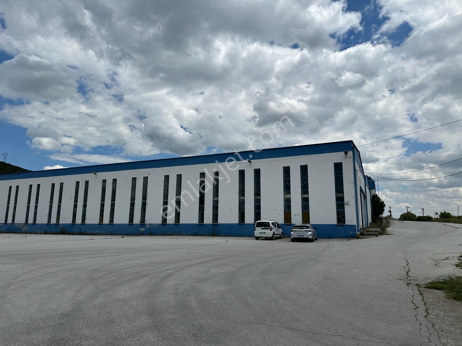 Bozüyük-eskişehir Yol Üstü Düz Ayak 60.000m2 Kapalı Alan Fabrika