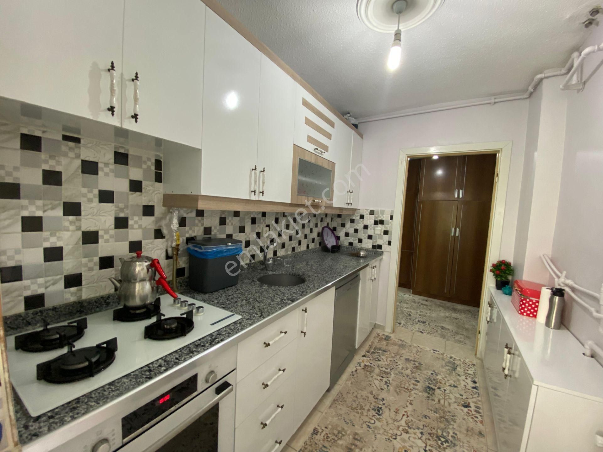 Üçkuyular 4.etapta Acil Satılık 2+1 Daire