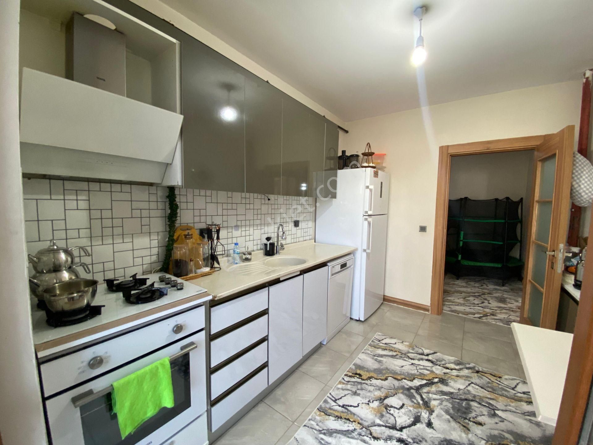 Üçkuyular 808 Tokide Aciil Satılık 3+1 Daire