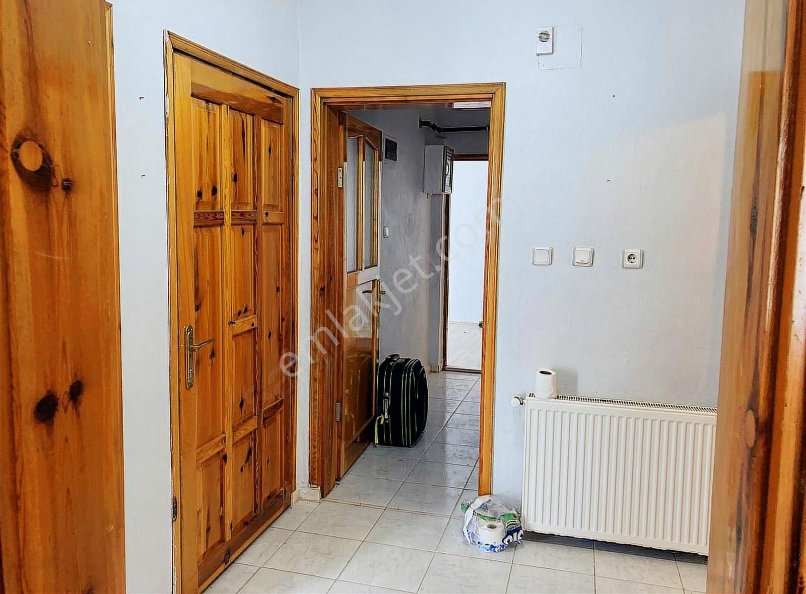 Servi Mah'de Satılık Bahçeli 3 Katlı Müstakil Ev - Görsel 3