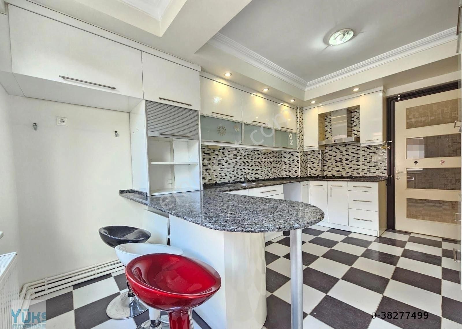 Denizli Selçukbey De 3+1 170 M2 Mükemmel Konumda Site İçinde Daire
