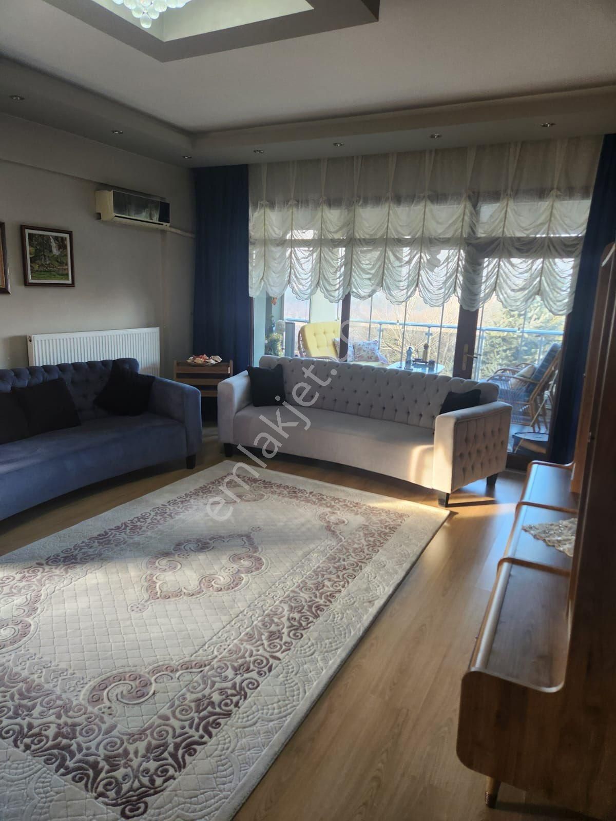 Kınaş Koru Sitesi Havuz Karşısı