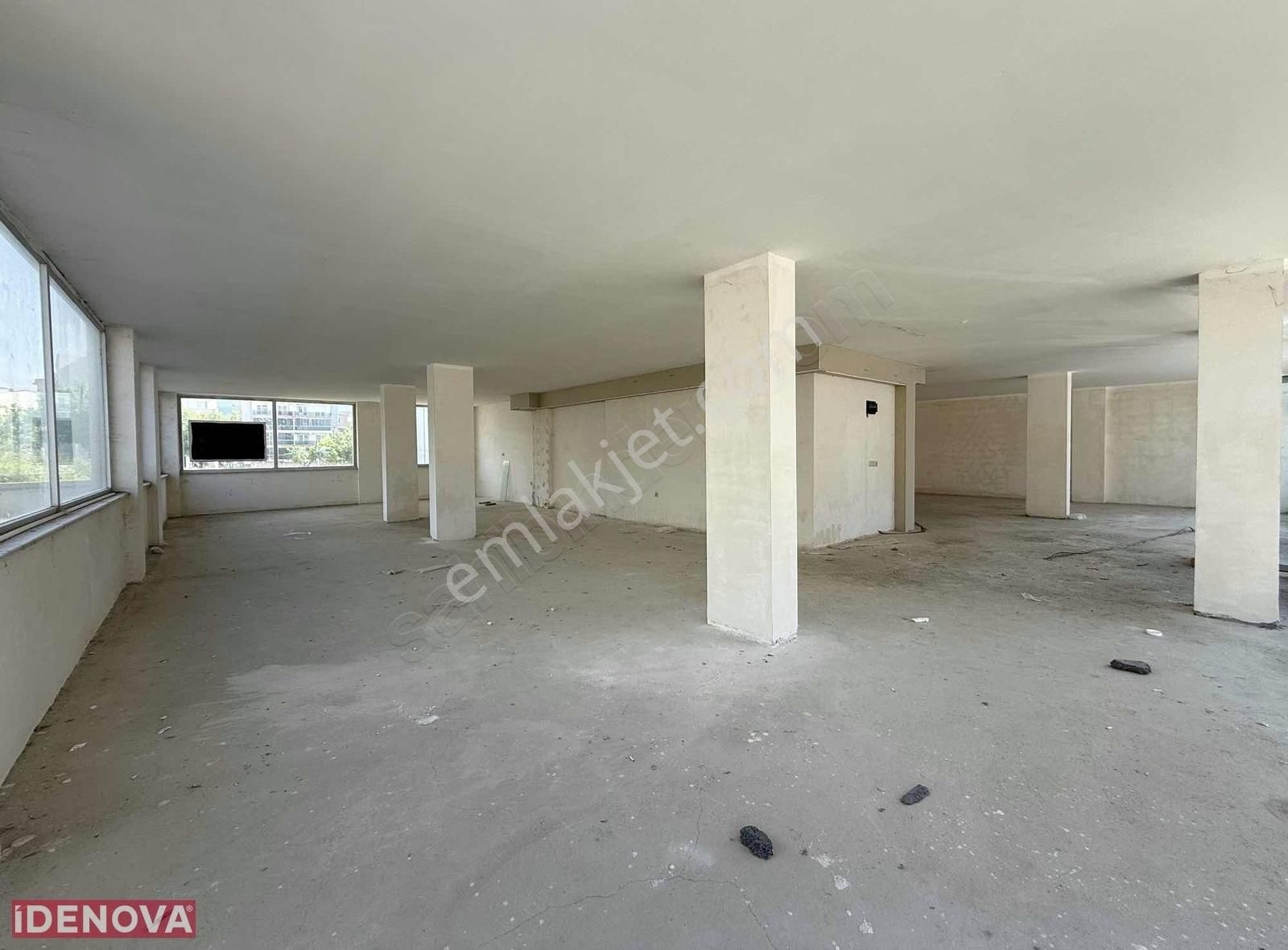 İdenova'dan Akçalar'da Köşe Konumda 500m2 Kiralık Dükkan