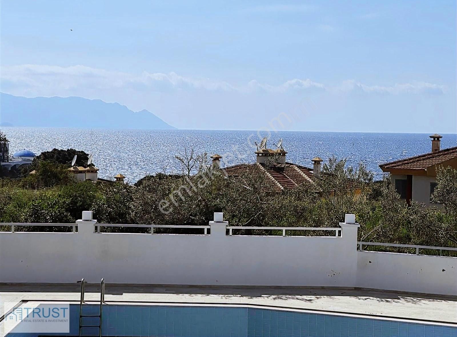 Kuşadası Kadınlar Denizine 200m 2+1 Deniz Manzaralı Daire