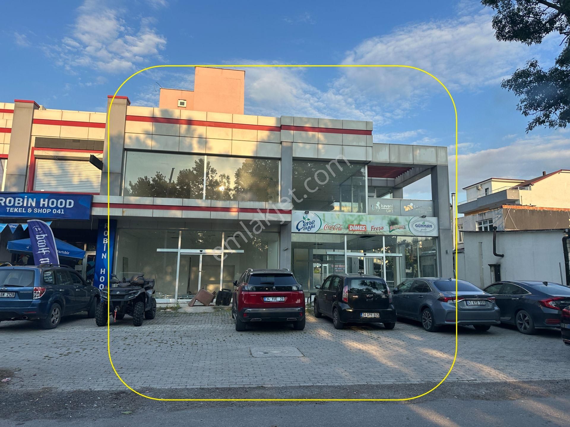 Eskidji’den Yahya Kaptan Yakını Kavanium Da Cadde Üzeri Otoparklı Bahçeli Dükkan
