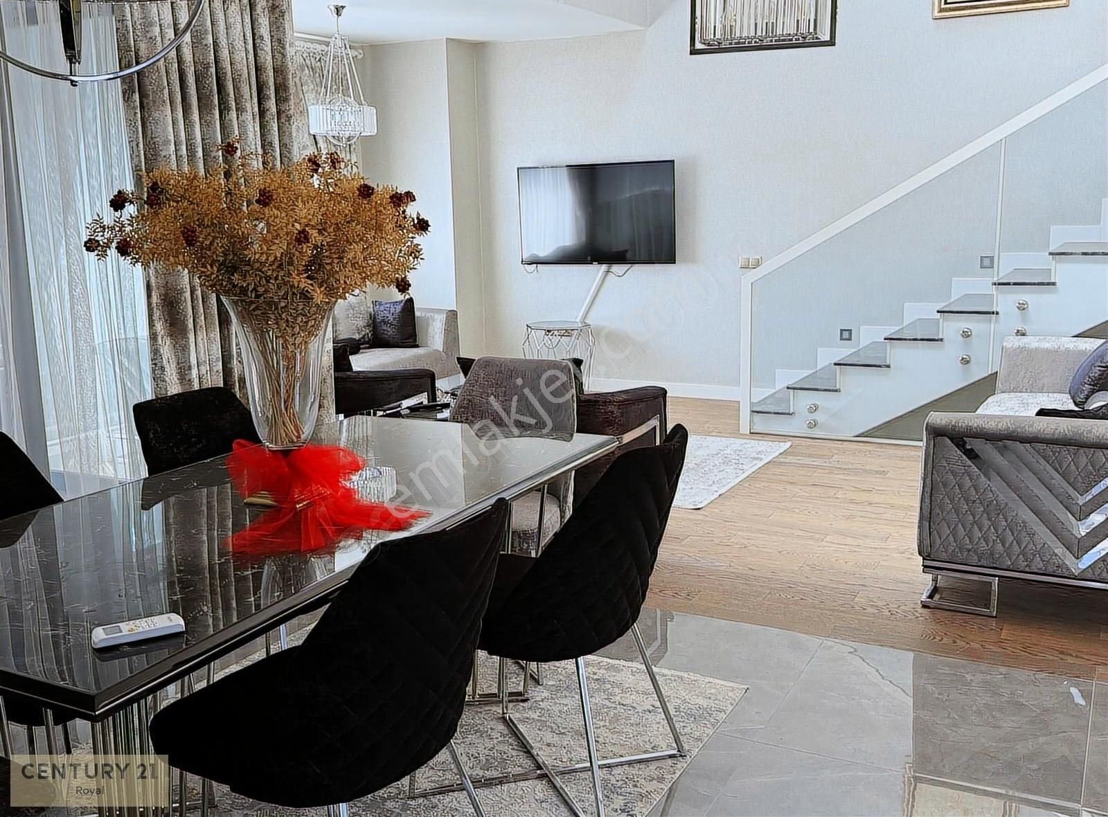Gölbaşı Göl Villa Mogan Evlerinde Satılık 6+1 Villa