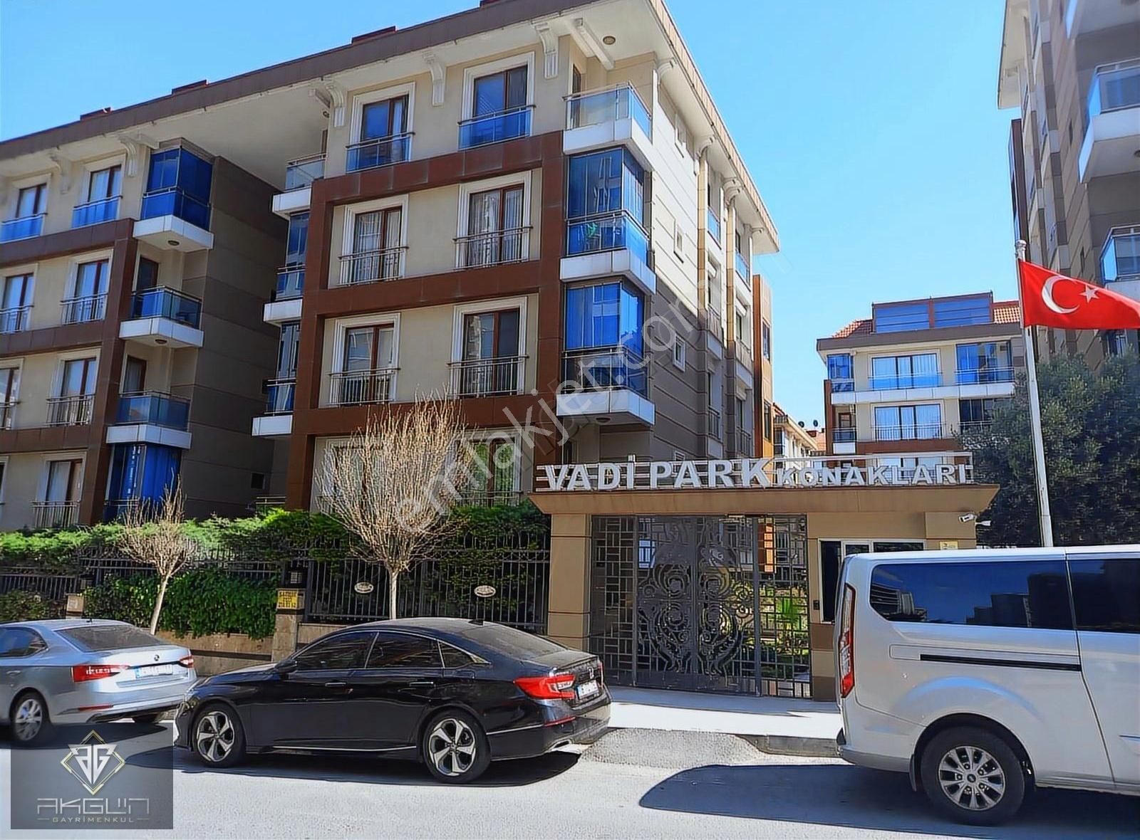 Vadipark Konaklarında Kiralık 5+2 Dubleks Daire