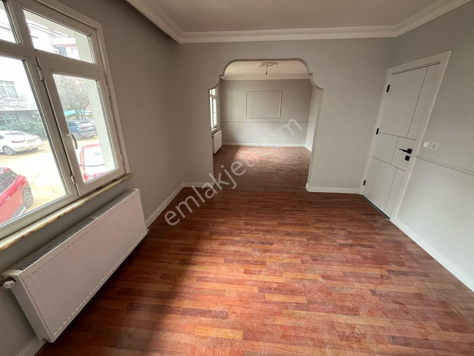 Pendik Güzelyalı’da Satılık 3+1 Arakat, Boş Daire