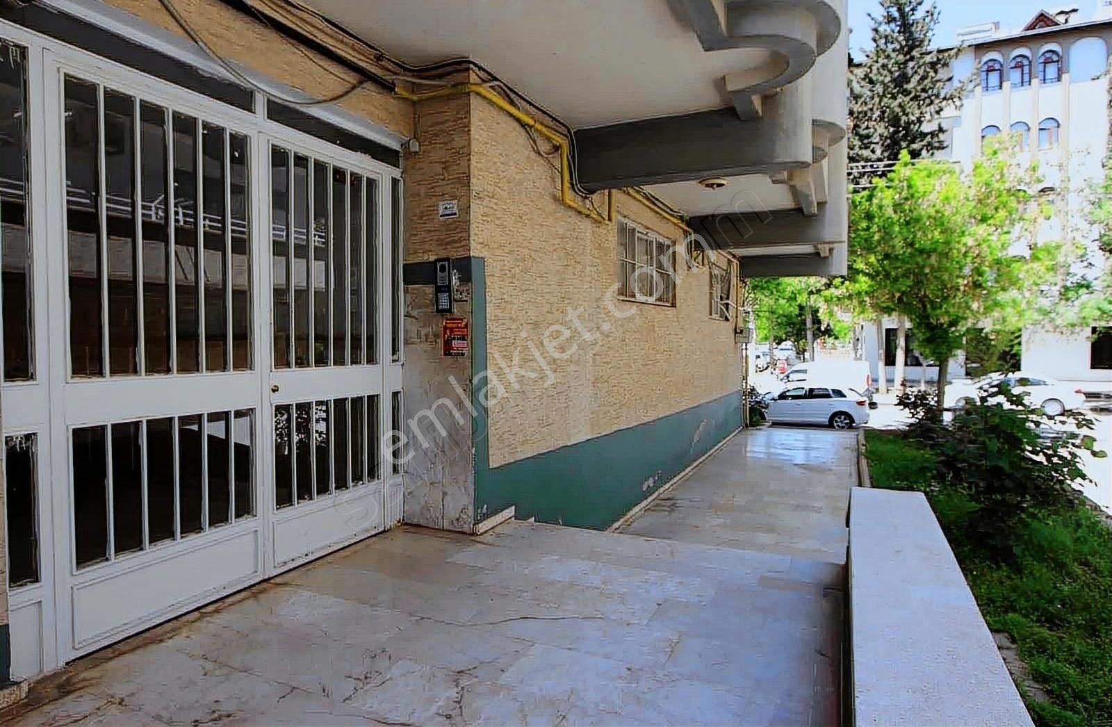 Emek Bakımlı Geniş 3+1 Satılık Daire