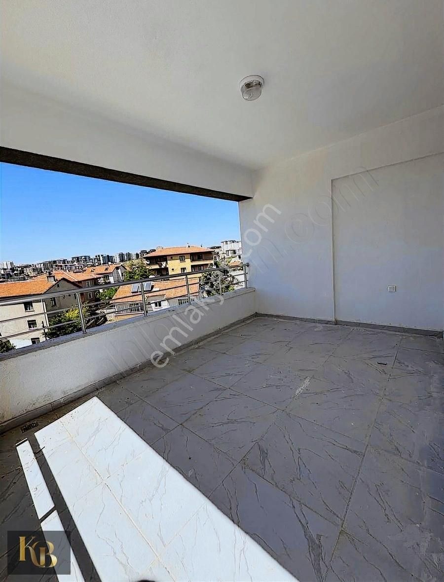 Kiralık 2+1 Geniş Balkonlu 0 Daire