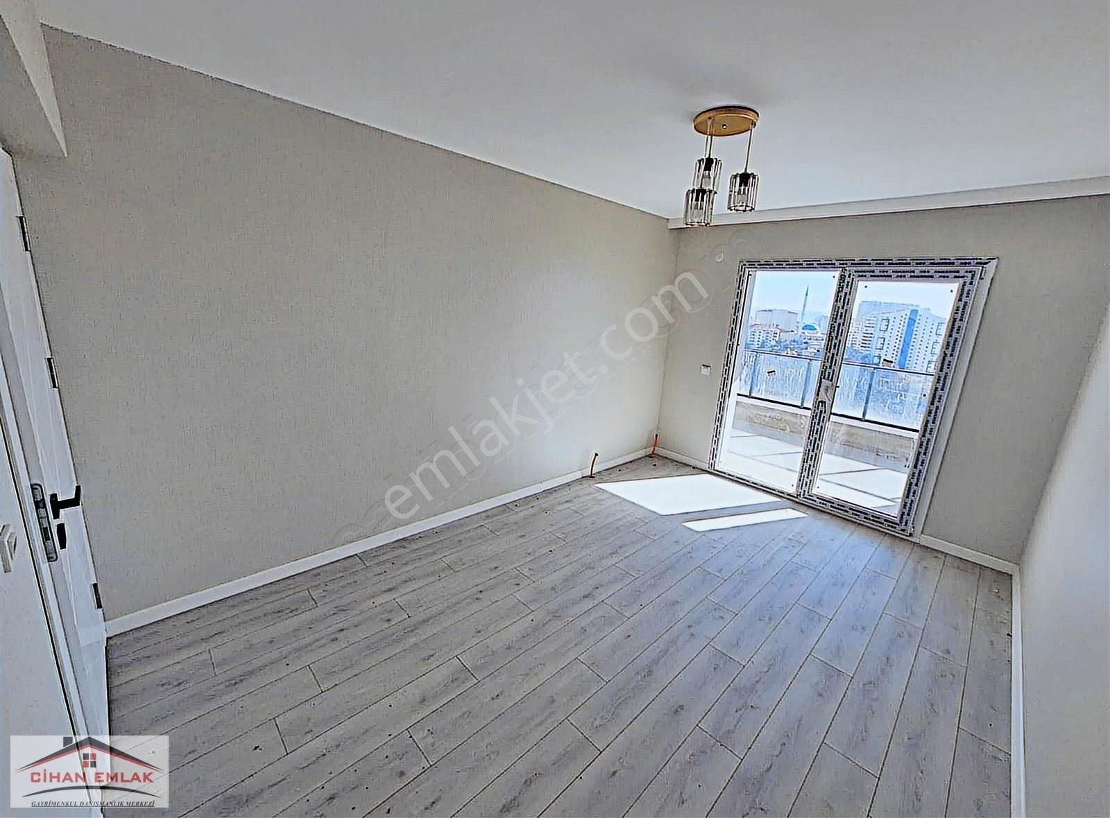 Cihandan Çiğdemtepede Ful Manzaralı Güney Katta Sıfır 3+1 Daire - Görsel 15