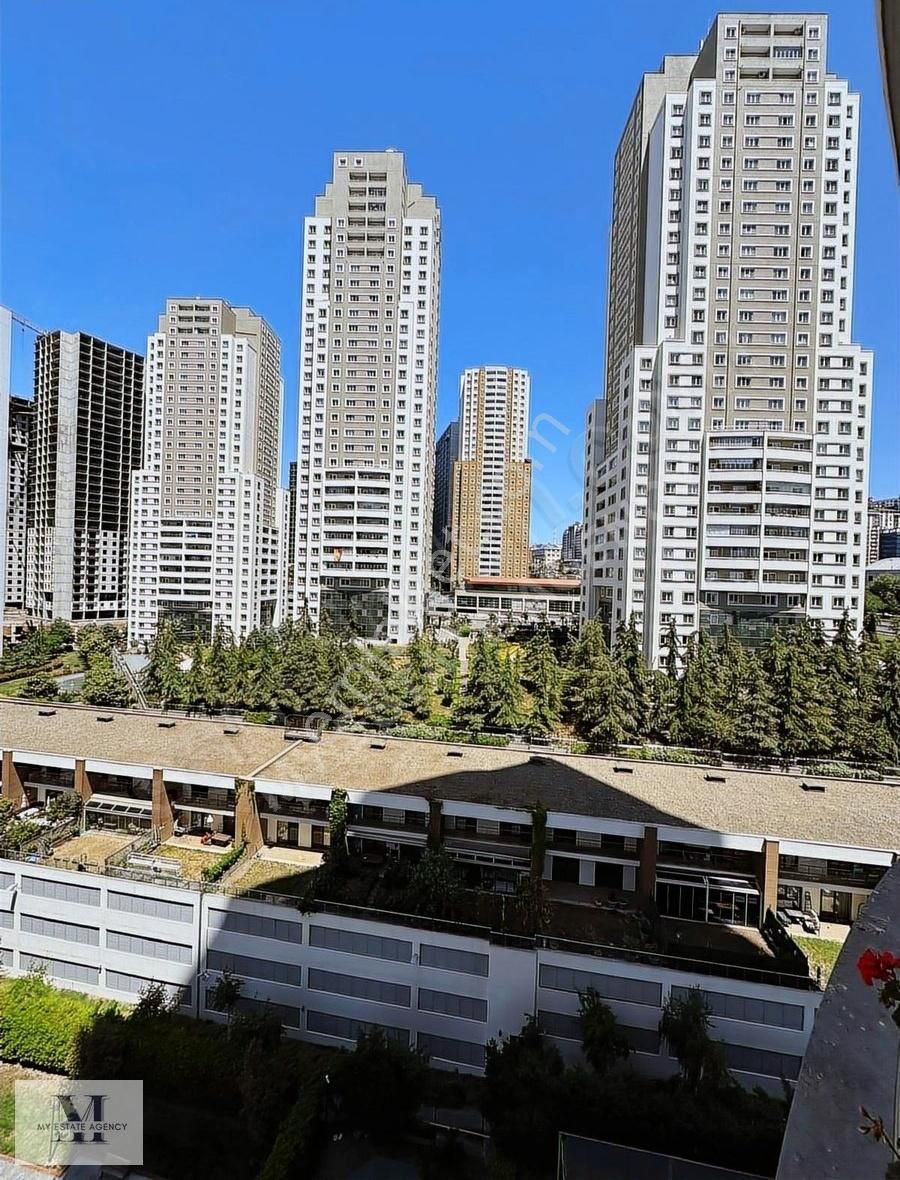 Kiralık...crown Towers Ta 2+1 Eşyalı 143 M2 Daire.