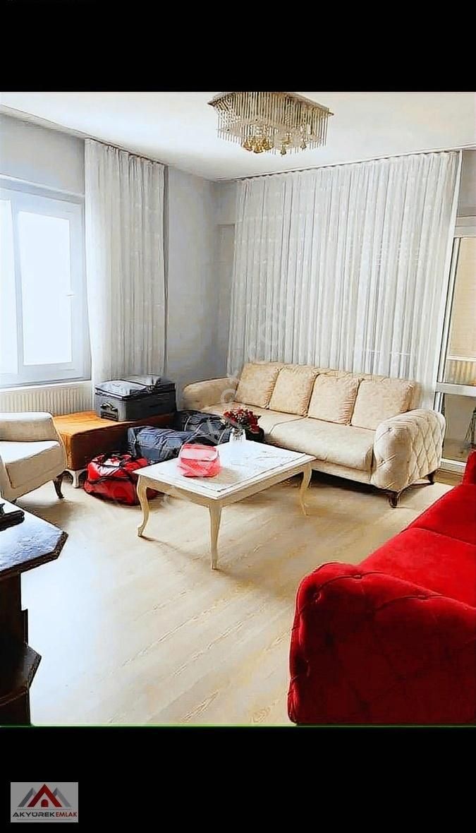 Akyürek'ten Mezitli İstiklal Mah'de Acil Satılık 2+1