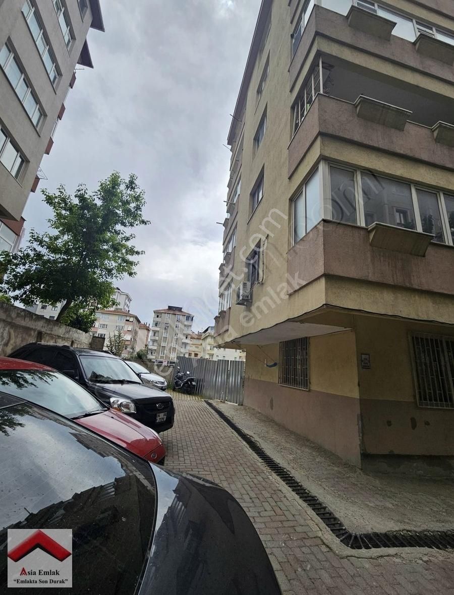 E-5 Metroya Çok Yakın Kelepir Balkonlu 3+1 Boş Daire