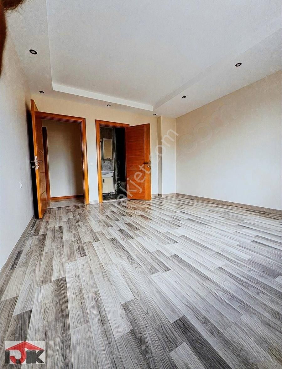 Beylikdüzü Emniyet Müd. Civarı Satılık 3+1 Daire Videolu