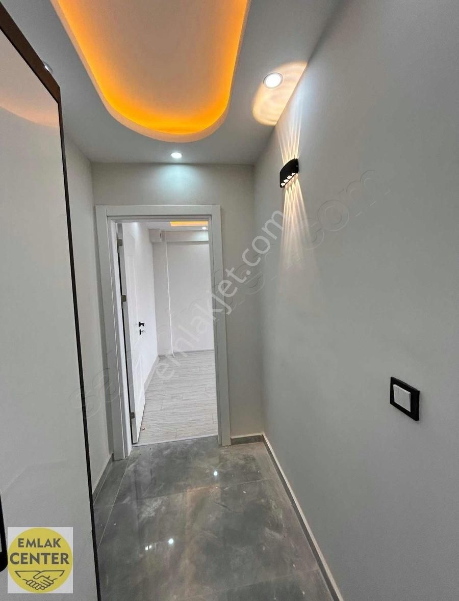 Emlak Center'dan Muradiye Mah 2+1 Sıfır Ara Kat Daire