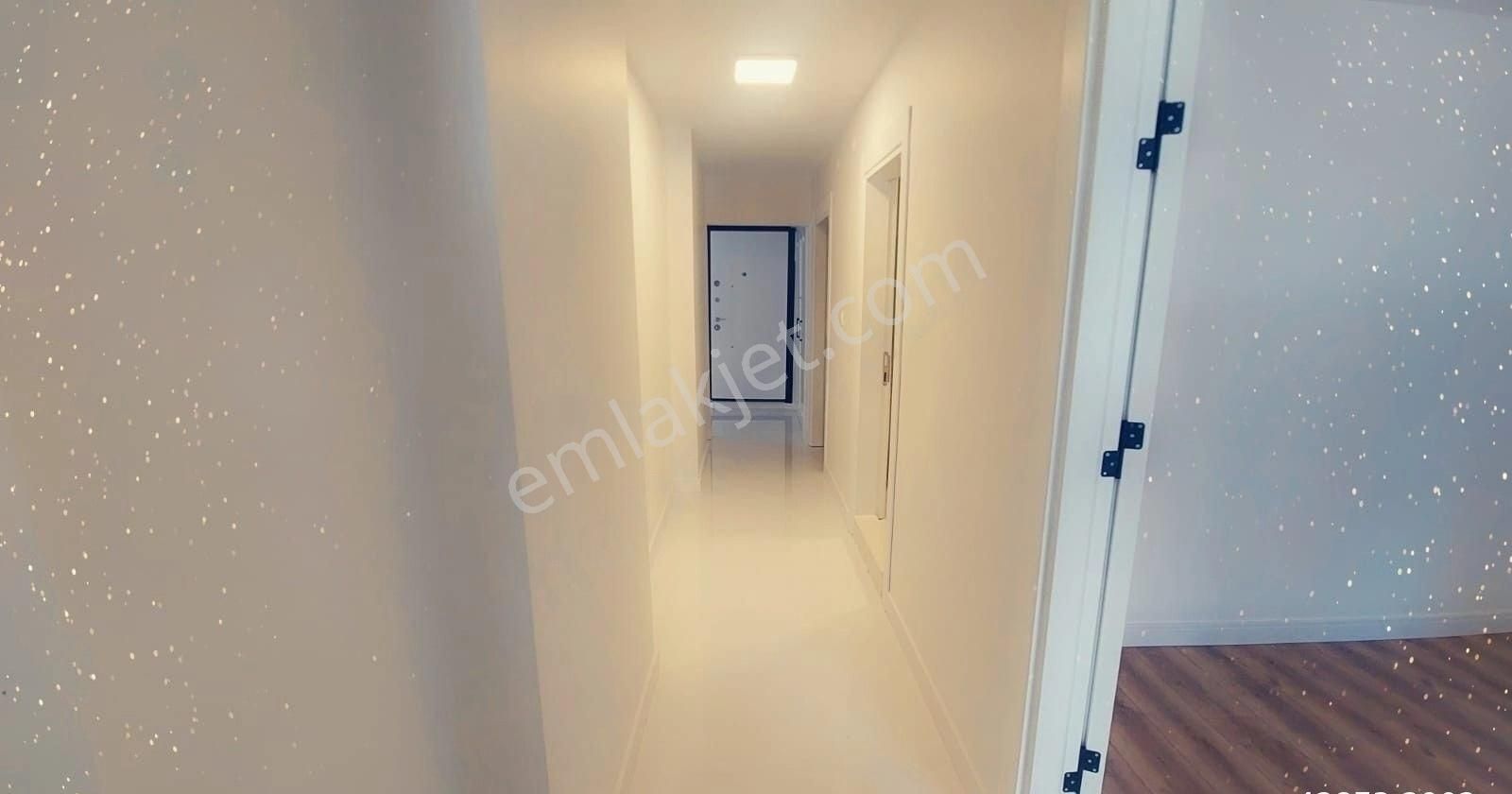 Ren'den Çamlıkta İçi Full Yapılı Köşe 3+1 Satılık Daire - Görsel 13