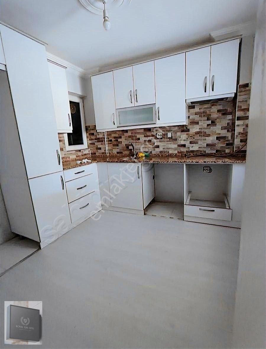 Royal Işık Ofisten Kiralık 1. Balkon 3+1 Daire