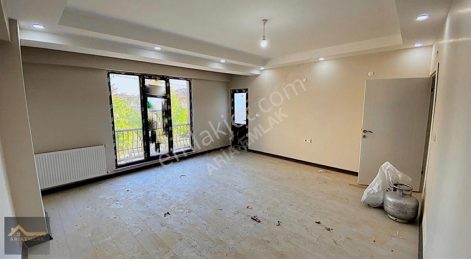 Aria Emlak'dan Yeni Karakol Mevkii 3+1 Satılık Daire Çift Balkon