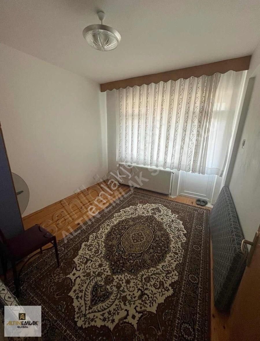Bosna Hersek Mah. Huzurkent Sit. Satılık Arakat 3+1 Daire Boş