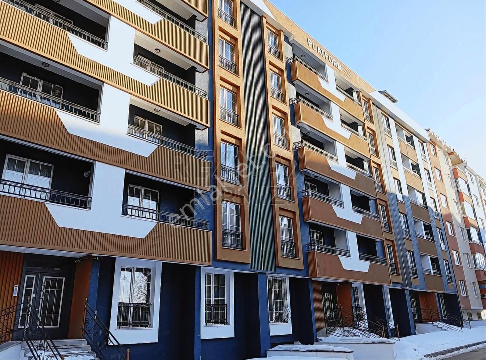 Re/max Kırmızı'dan Erzurum Şehir Merkezinde Kiralık 2+1 Daire