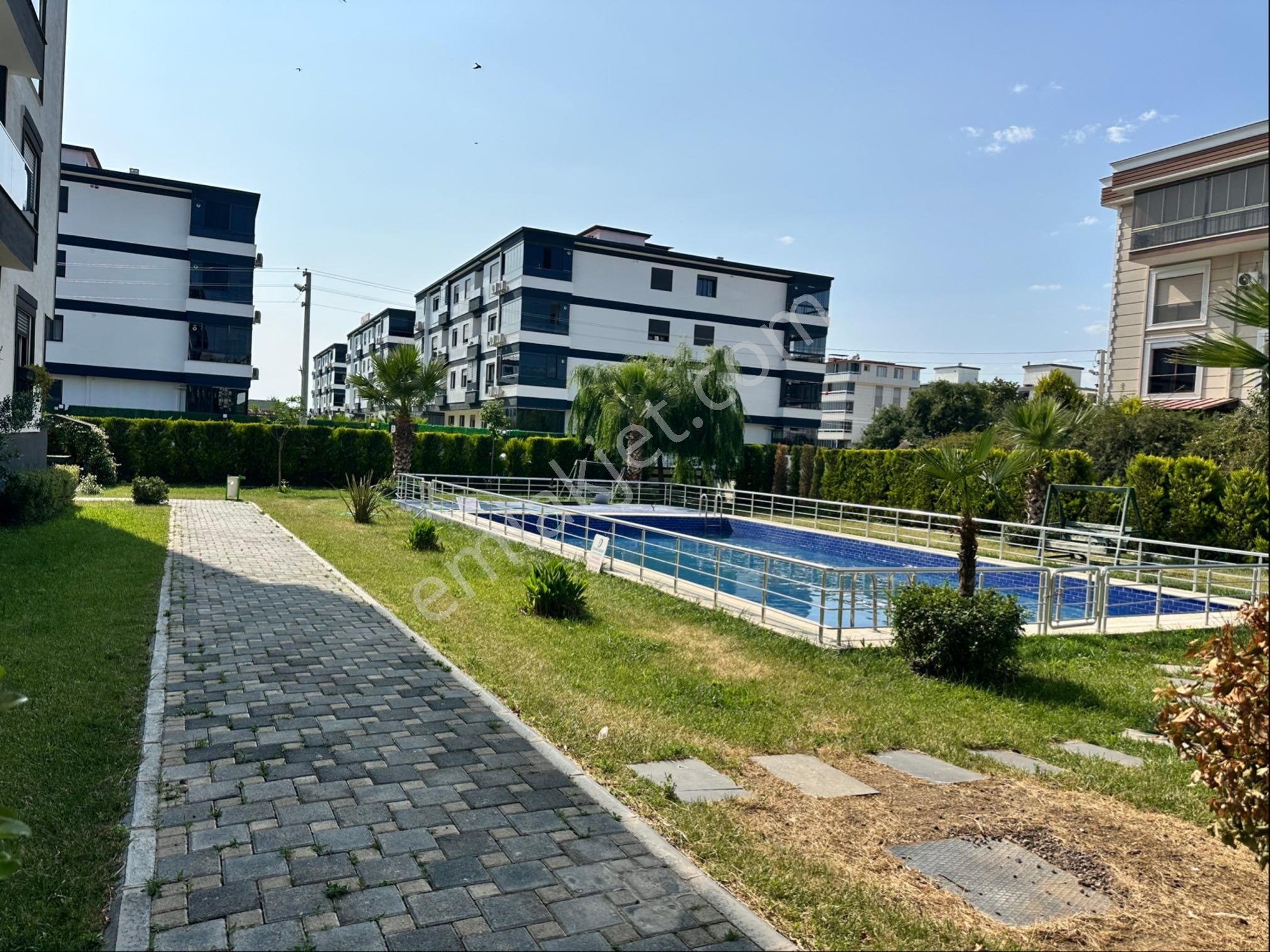 Emir Yapıdan Havuzlu Sitede Lüks Daire