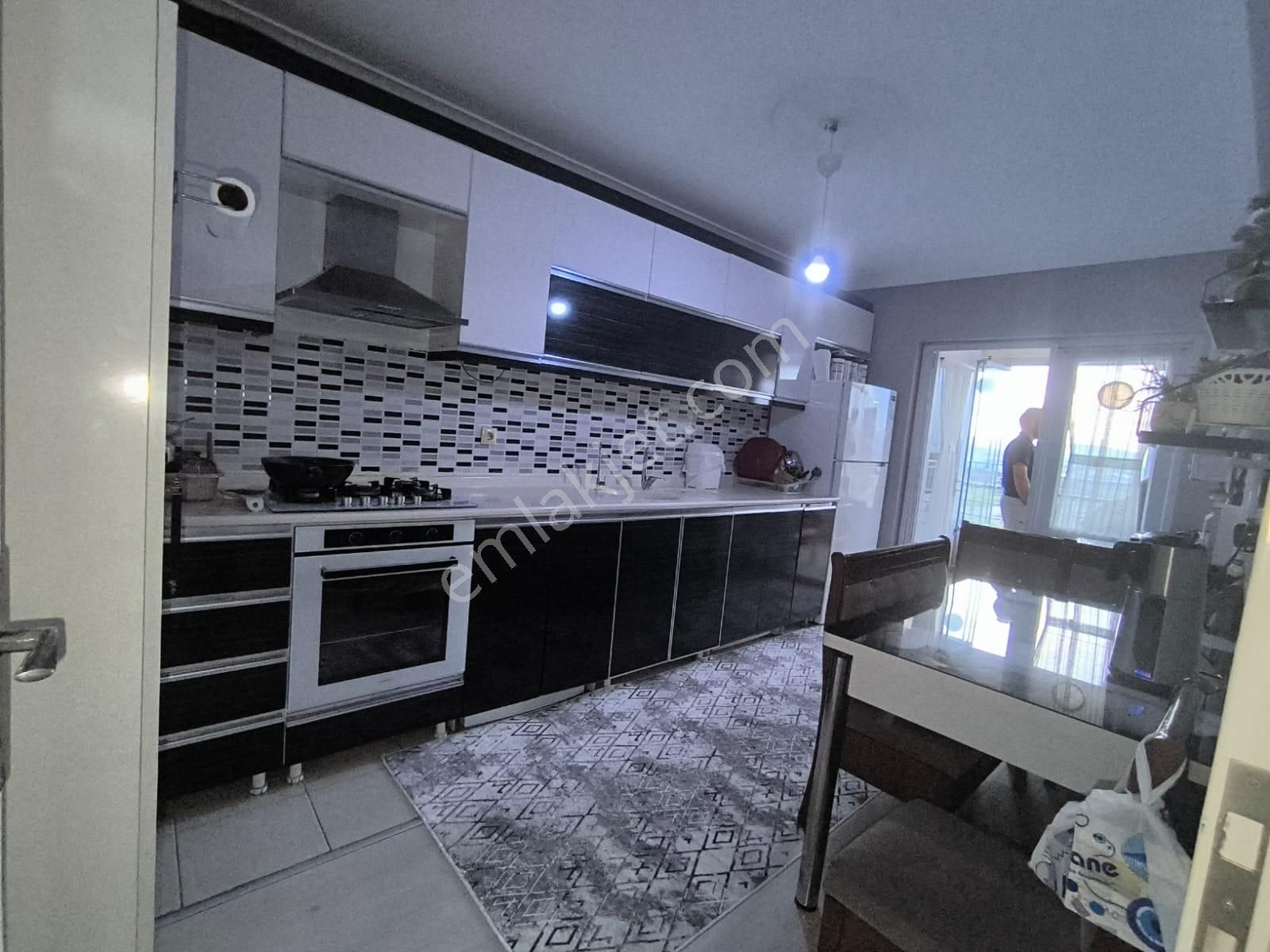 Yılmaz Gayrimenkulden Site İçi 145 Metre Kare Kacırılmayacak 3+1 Fırsat Dairesi
