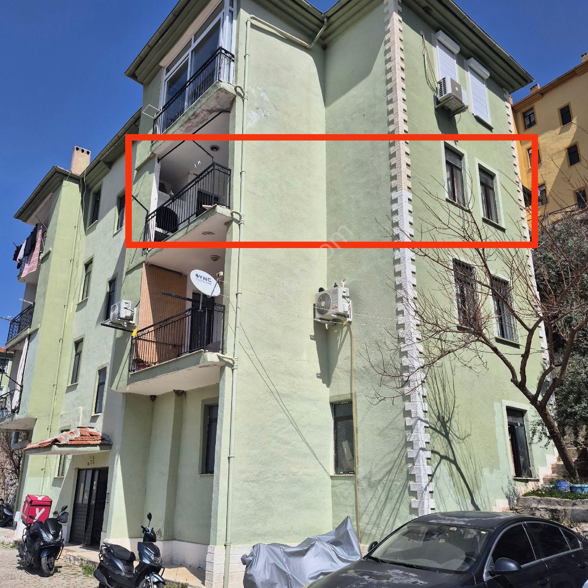 Çalıca Tepe Sitesinde 3+1 Ara Kat Daire