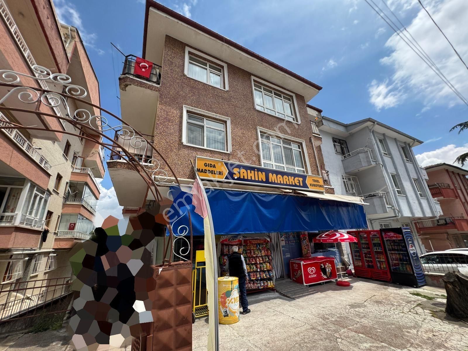 Yunus Emre Cad. Yakını Kat Konumlu 3+1 3 Balkonlu Kiralık