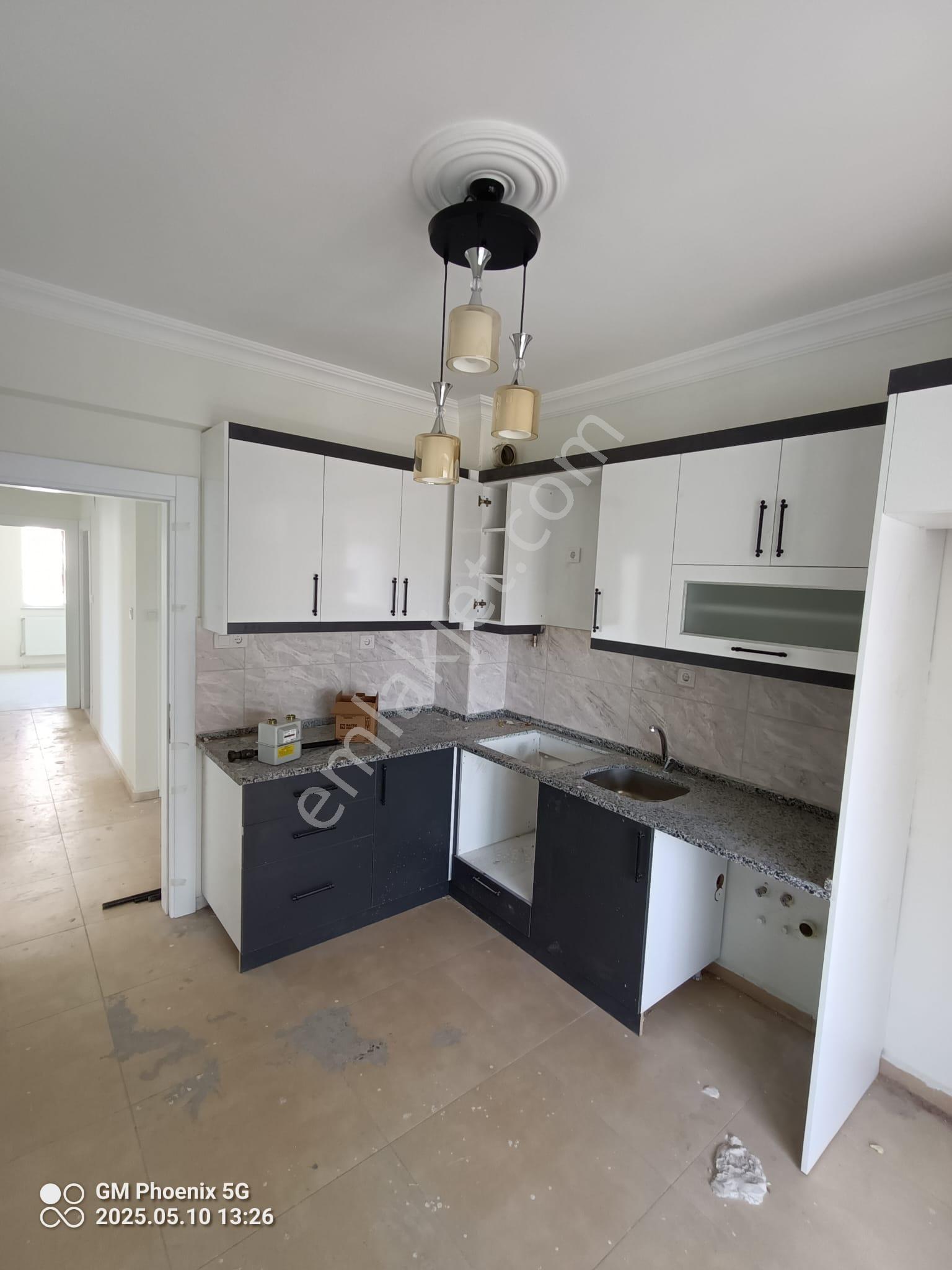 Tekerek Mahallesinde Kiralık 3+1 Daire - Görsel 2