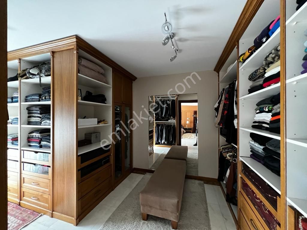 Emirgan’da Boğaz Manzaralı, Asansörlü, Havuzlu, Özel Tasarım Lüks Villa - Görsel 21