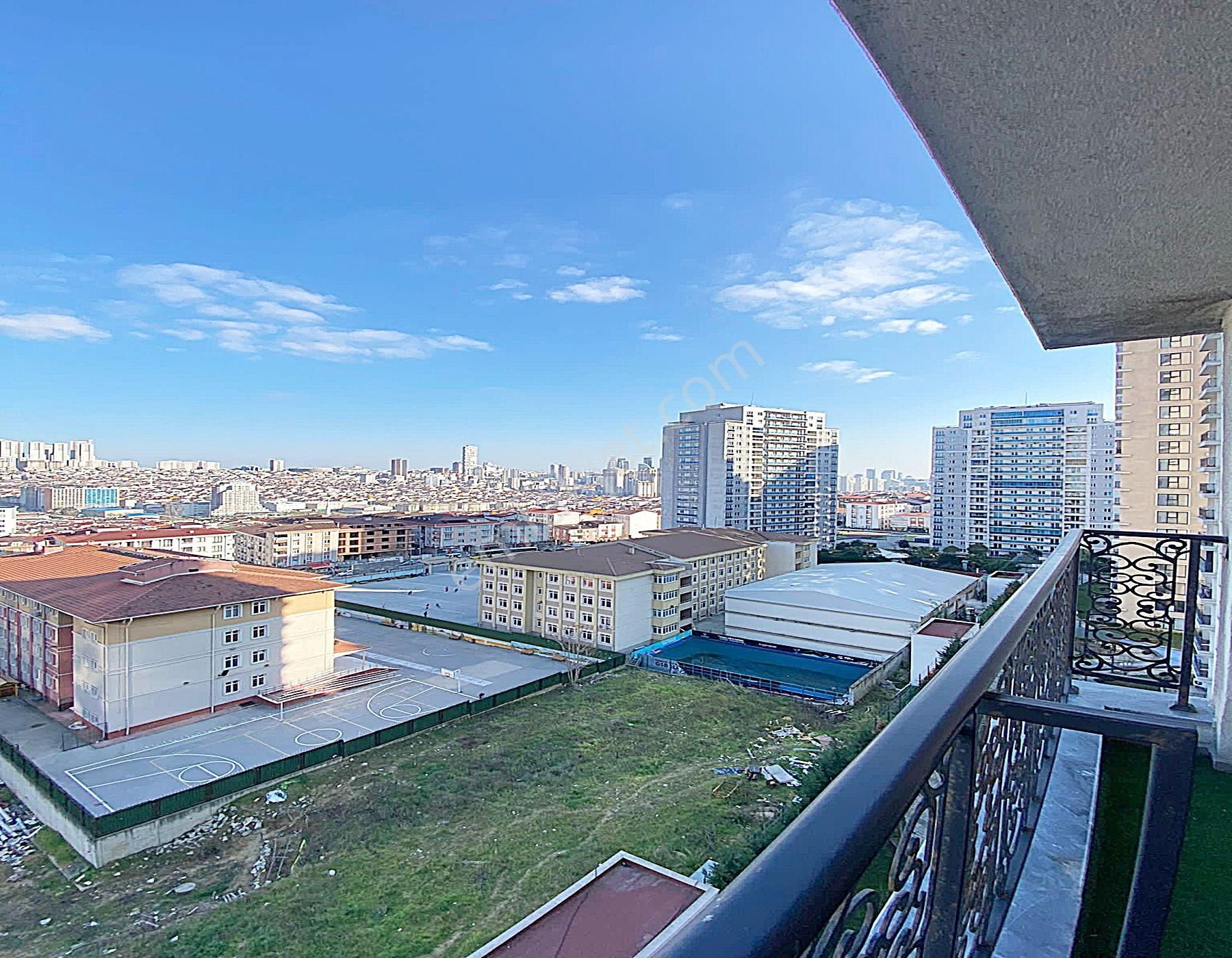 Beylikdüzü Arenadan Site İçinde 2+1 Manzaralı Fırsat Daire!!!