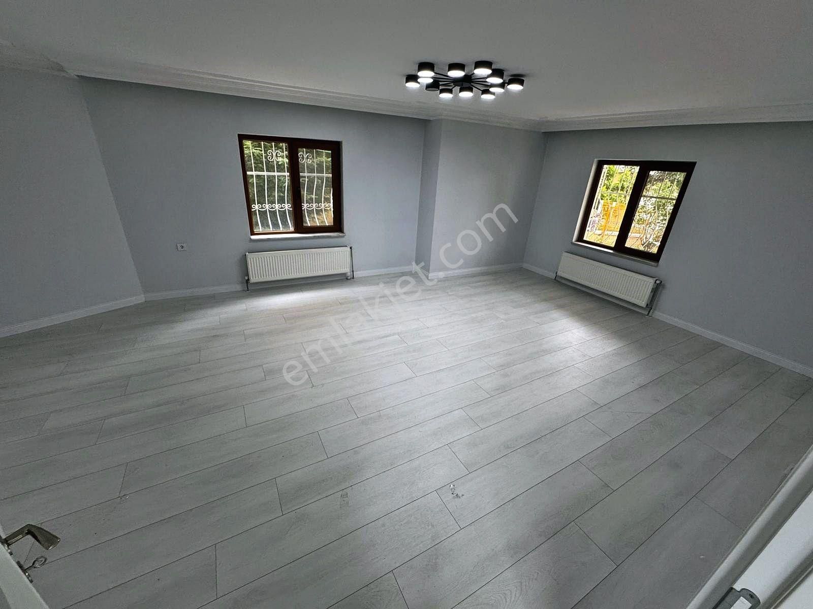Şenlik Mah.mükemmel Konum Asansörlü Bina 2+1+kiler Bağımsız Lüx!