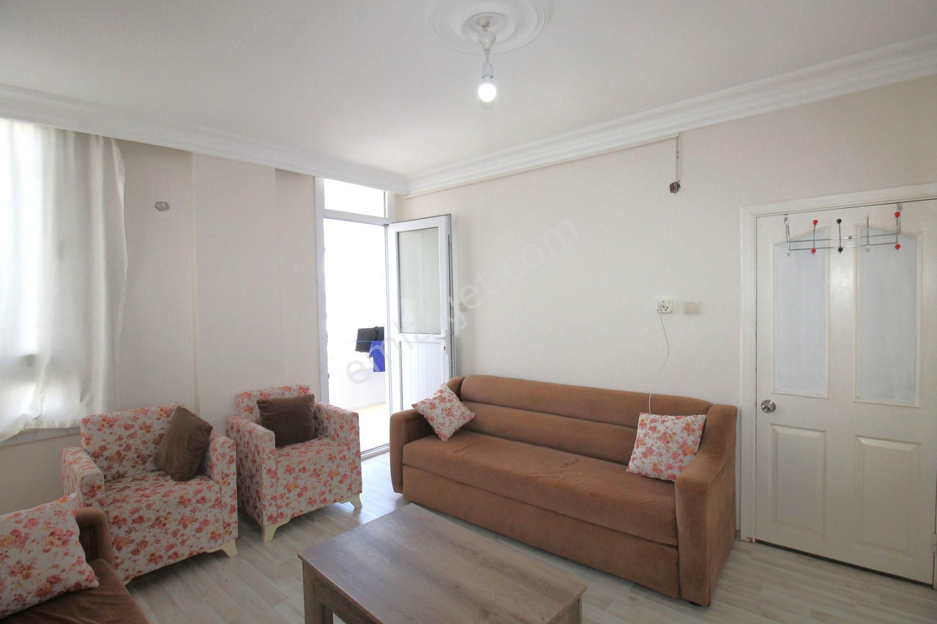 Retro’dan Yenimahalle’de Site İçi B.mutfak Kiralık 3+1 Daire