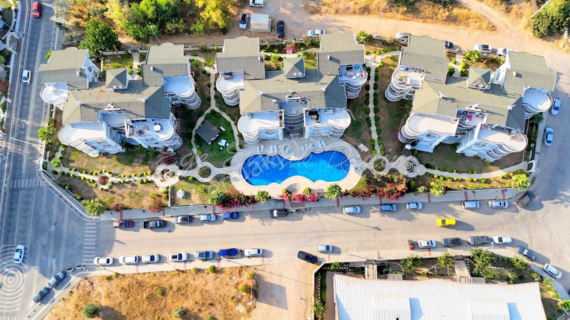 Altınkumda Satılık Daire: Deniz Manzaralı Modern Yaşamın Keyfi