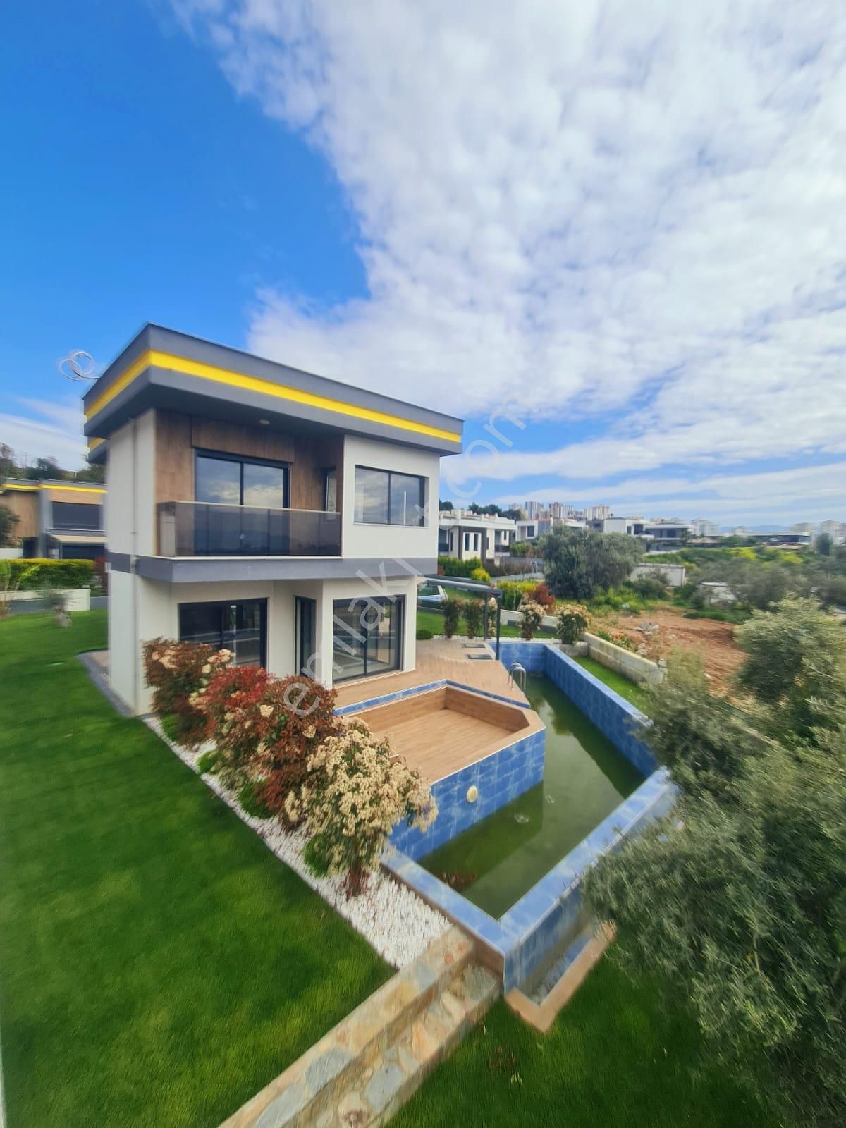 Kendi Elektriğini Üreten Deniz Manzaralı Akıllı Ev Doğalgazlı Muhteşem Müstakil Villa